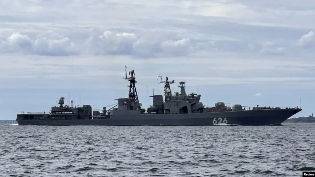 Inteligjenca daneze: Anijet ruse drejtuan armët ndaj anijeve dhe helikopterëve danezë