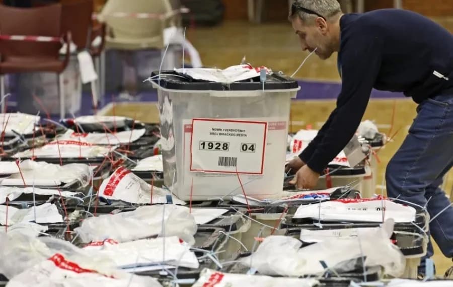 Mbi 30 për qind e votave për asamble të numëruara në Skenderaj, kush po prin?