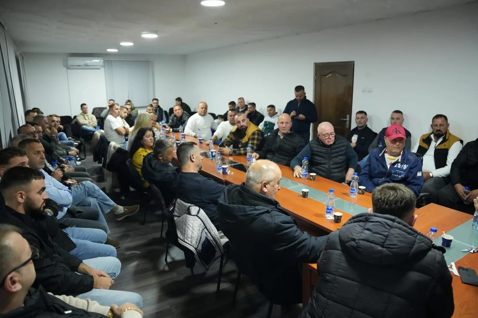 Mërgimtarët vijnë në Lipjan për ta votuar nesër Imri Ahmetin: Çdo herë keni qenë mbështetje e fuqishme