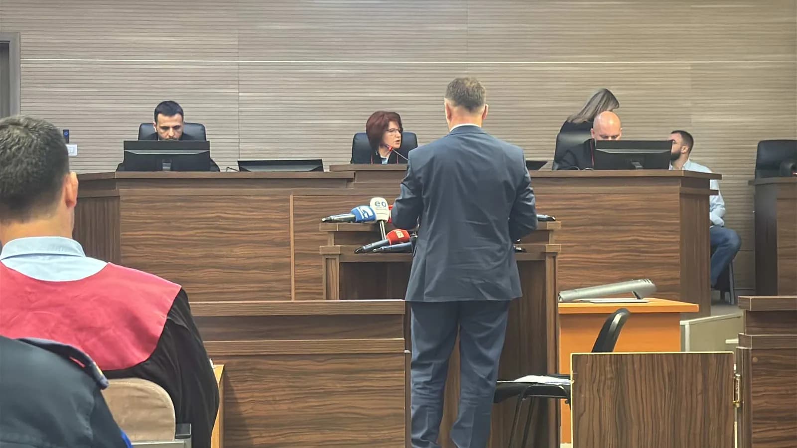 Mjeku ligjor jep dëshminë: Pjesë metalike të predhës u gjetën në kokën e Liridona Ademajt