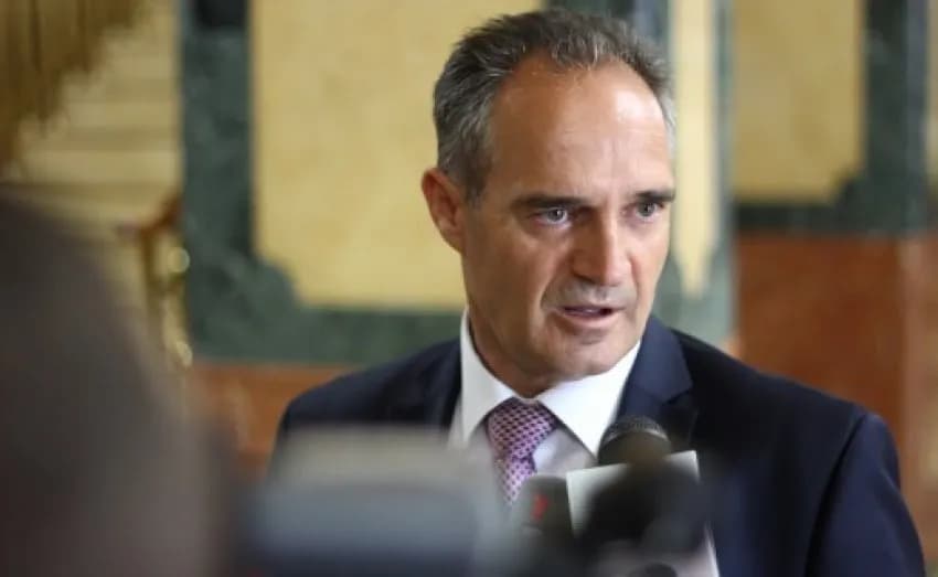 Nait Hasani kërkon dorëheqjen e Memli Krasniqit dhe deputetëve të Drenicës: Në politikë ka moral, PDK ka gabuar me Lladrovcin