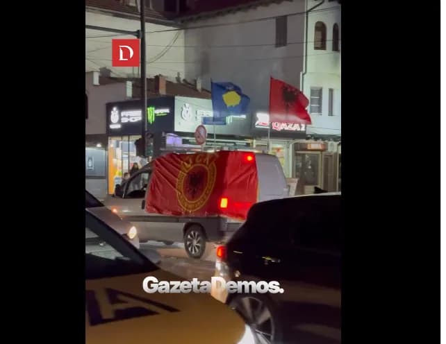 Nis festa në Mitrovicë të Jugut, valojnë flamujt e UÇK-së derisa EULEX po monitoron nga afër