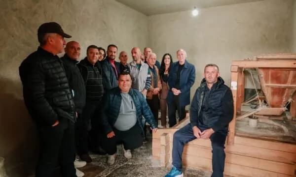 Osmani viziton Mullirin e Grabocit të Poshtëm, premton mbështetje për trashëgiminë kulturore