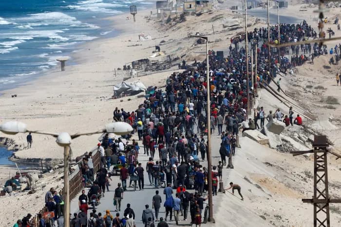 Pas armëpushimit, mijëra palestinezë rikthehen në shtëpitë e tyre