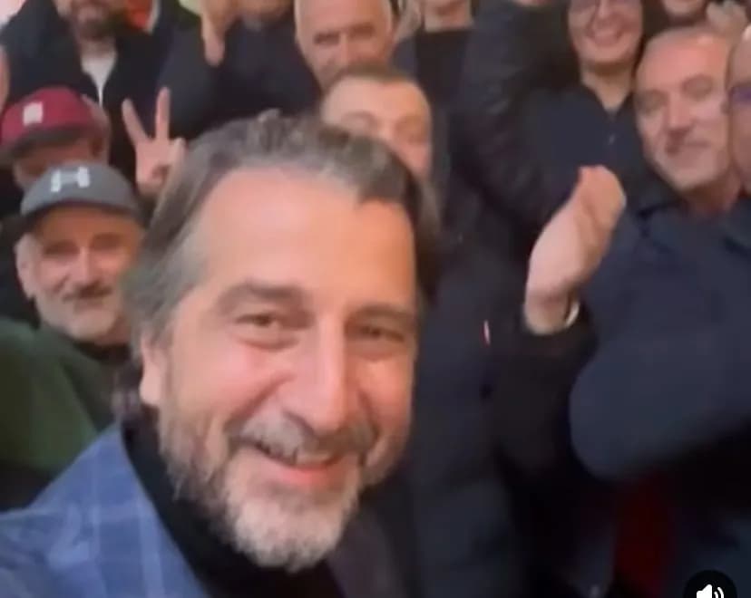 Përparim Rama pritet me entuziazëm në rrugën “Bajram Kelmendi”, atmosferë fantastike një javë para zgjedhjeve