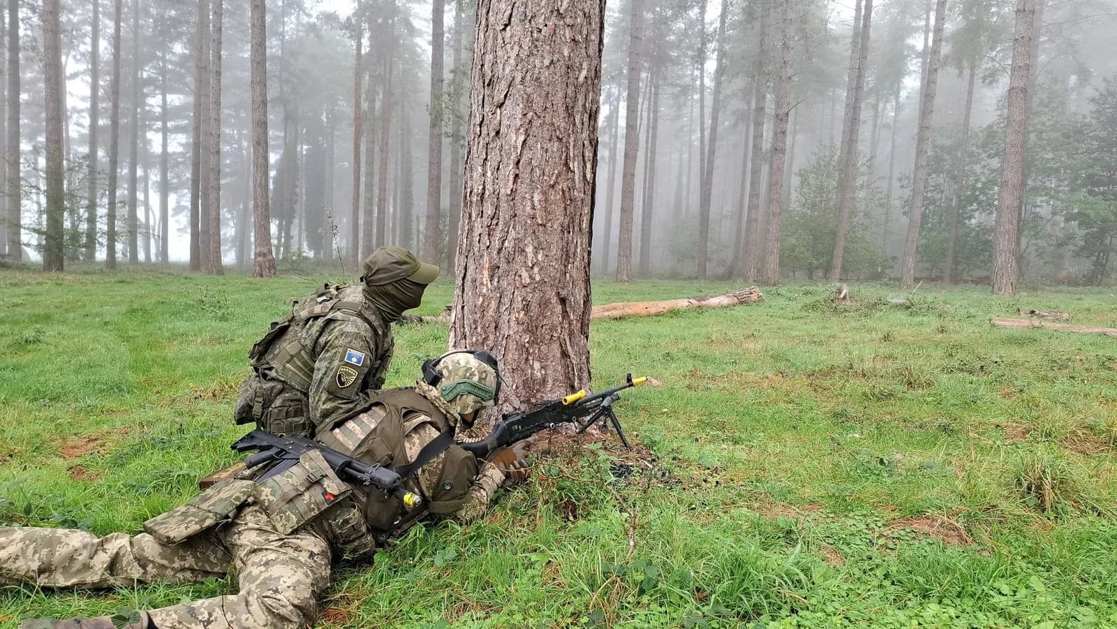 Pjesëtarët e FSK-së trajnojnë ushtarët e Ukrainës në Britani të Madhe