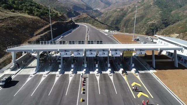 Protesta e nesërme në Tiranë, Rruga e Kombit pa pagesë për 24 orë