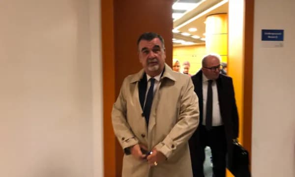 Qëllohet me armë në sallën e gjyqit gjyqtari Astrit Kalaja
