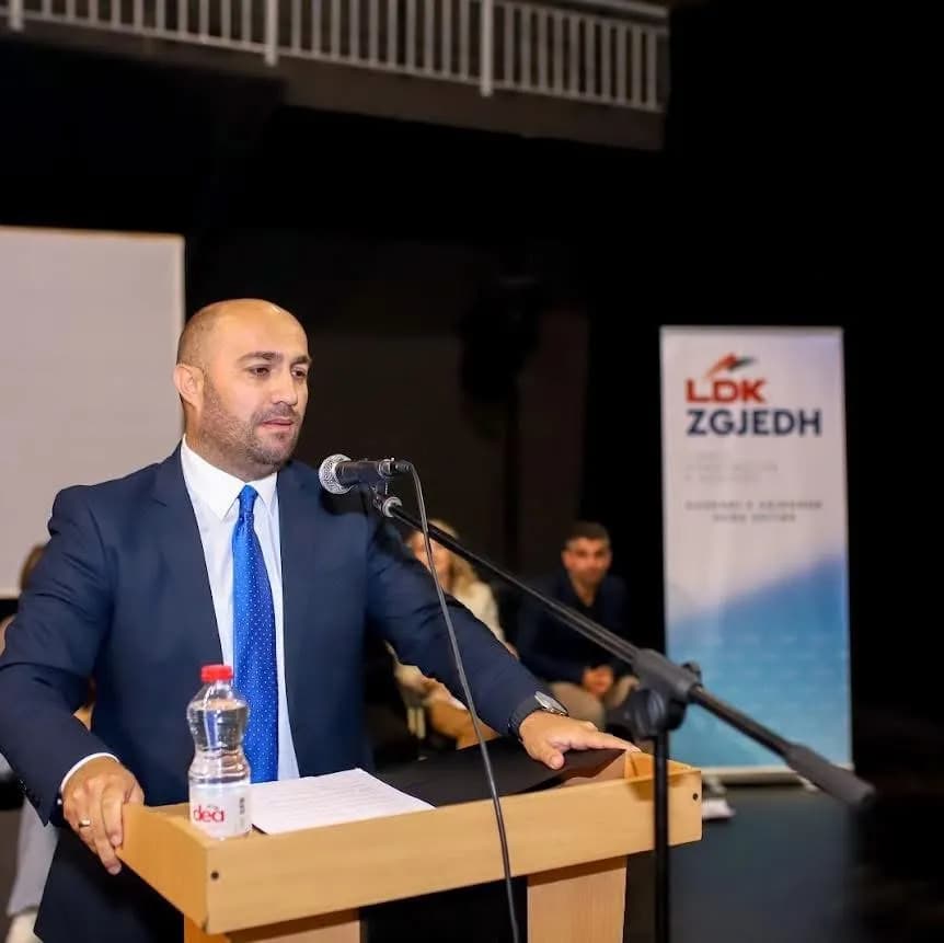 “Qemajli tërhiqet më 13 tetor”, Shabani reagon ashpër: Deklaratat e tij ishin gënjeshtra