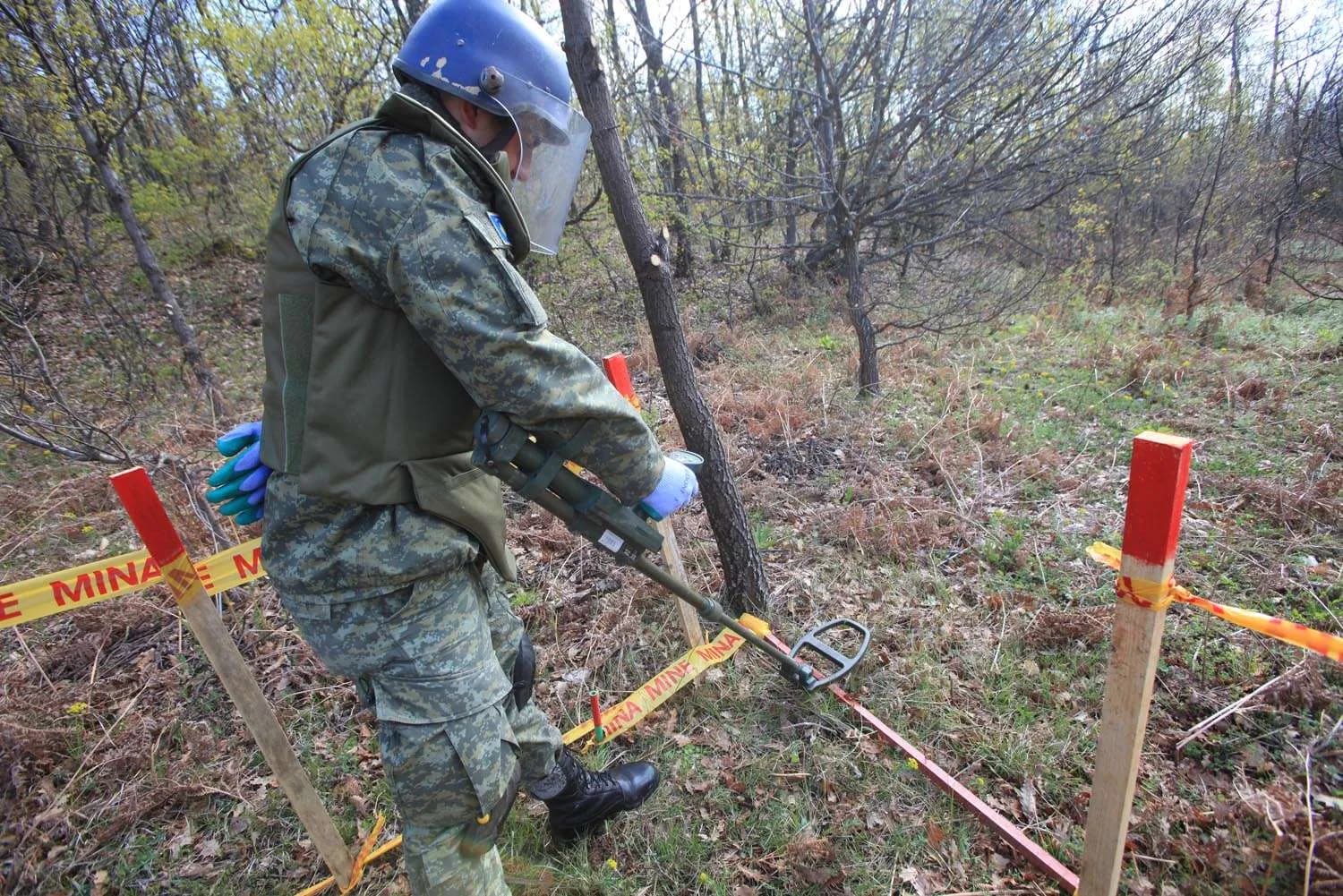 Qytetari nga Obiliqi has në një mjet të pashpërthyer teksa po e punonte arën, intervenon FSK-ja