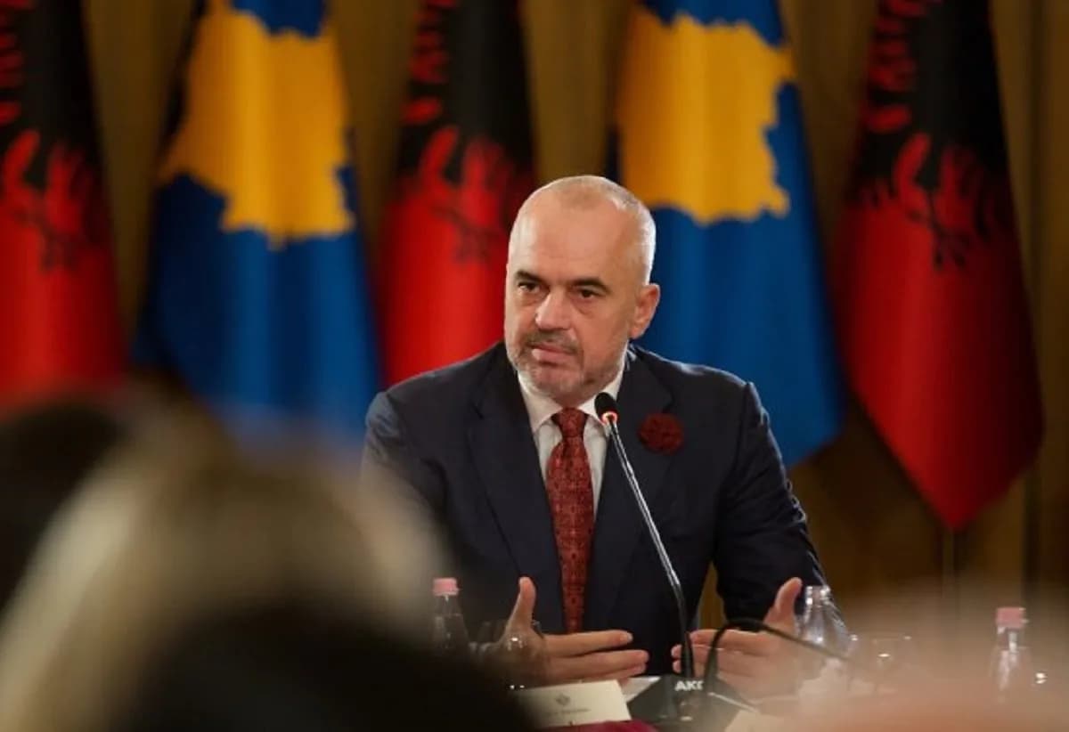 Rama: Veliaj u çua në paraburgim pa gjyq, por Tirana nuk mund të presë