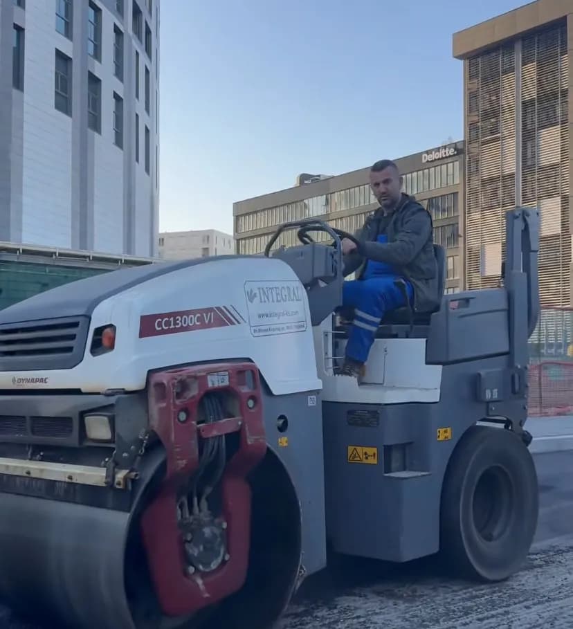 Rruga Bob Doll u zgjerua dhe po asfaltohet, Përparim Rama publikon pamjet