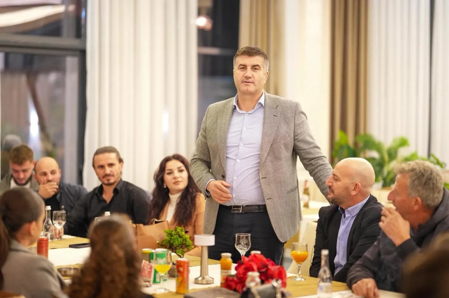 Shala takon të rinjtë e qytetarët e fshatit Grejkoc: Me vizion, arsimim dhe përkushtim mund të ndërtojmë të ardhmen që duam
