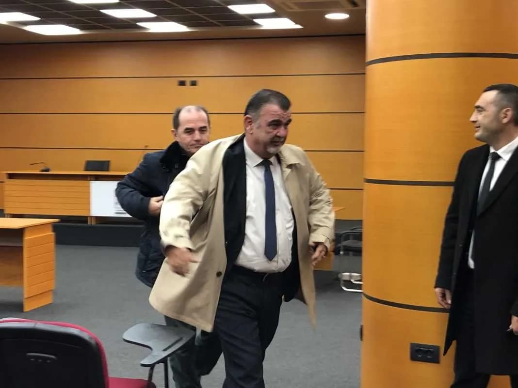 Si depërtuan brenda Gjykatës me armë, deklarohet Policia: Roja nuk i kontrolloi