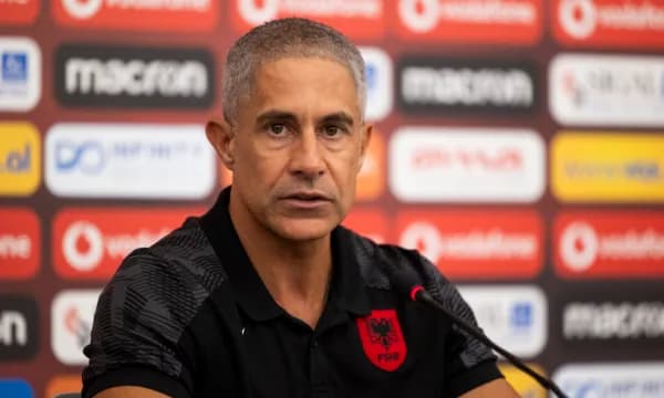 Sylvinho sot publikon listën e futbollistëve për ndeshjen ndaj Serbisë