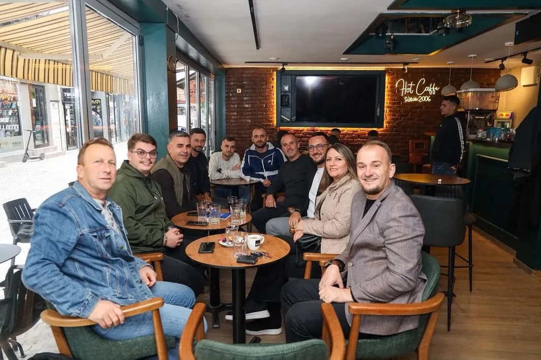 Tahiri viziton lagjen “Pandeli Sotiri”:Rruga ka mbetur pa ndriçim publik, ngecja do të ndalet me 12 tetor