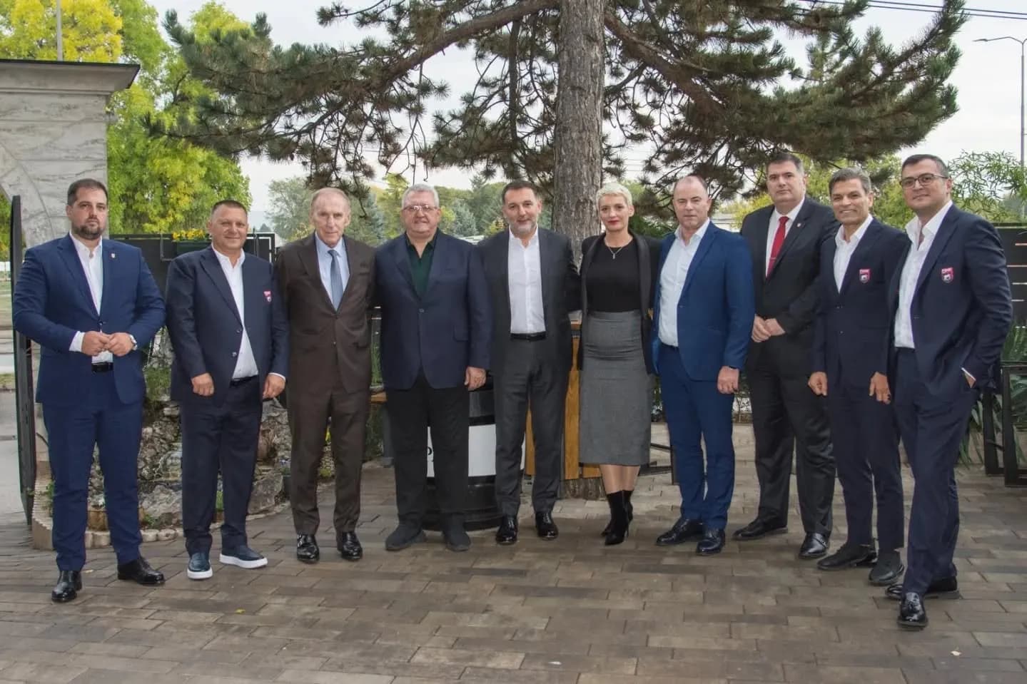 “Takim miqësor” mes Federatës Shqiptare dhe asaj Serbe para ndeshjes