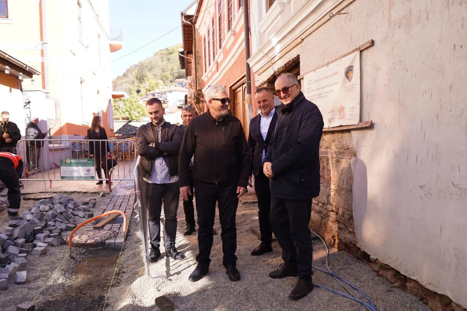 Totaj viziton punimet në rrugën “Marin Barleti”: Rigjallërimi i Shadërvanit po bëhet referencë për gjithë Ballkanin