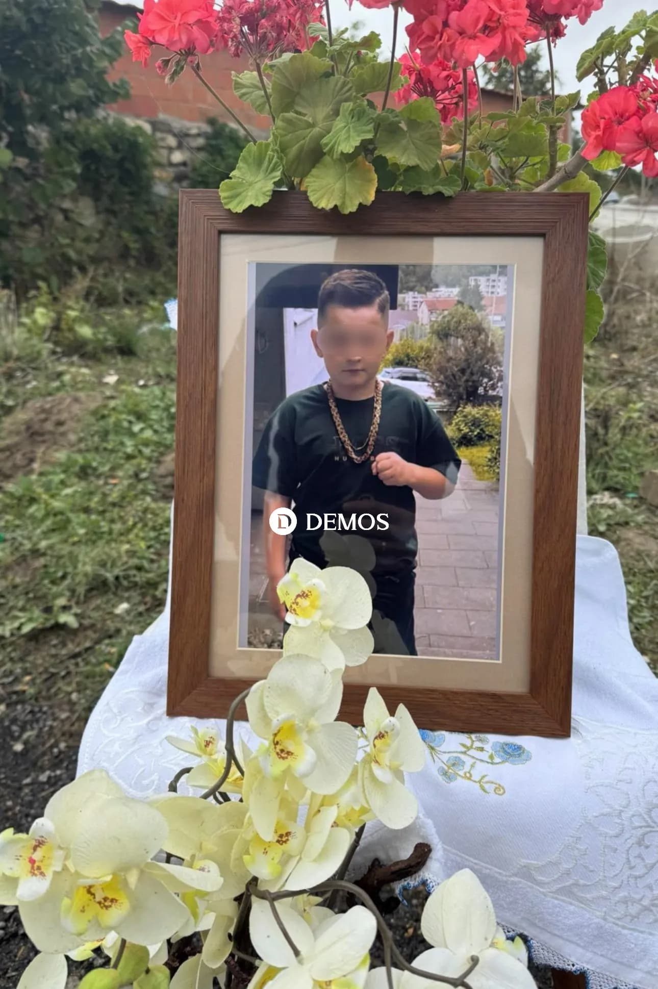 “Veturën po e voziste kushëriri i tij 16-vjeçar”, detaje nga aksidenti ku vdiq 10 vjeçari që erdhi nga Zvicra me familje për një dasmë