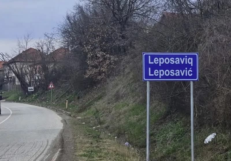 Vidhen 28 shtylla metali në Leposaviq, aktivizohet Policia