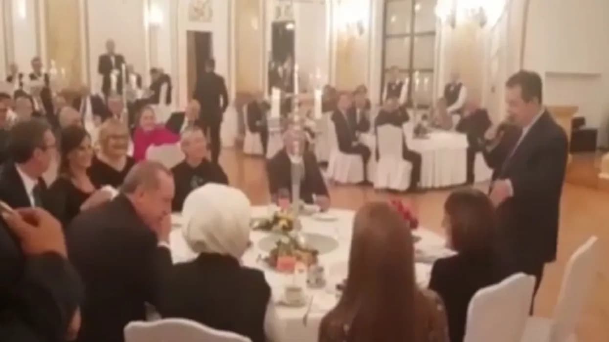 Vuçiq i reagon ashpër Turqisë për dronat e Kosovës, dikur Daçiq i këndonte Erdoganit ‘Osman Agën’