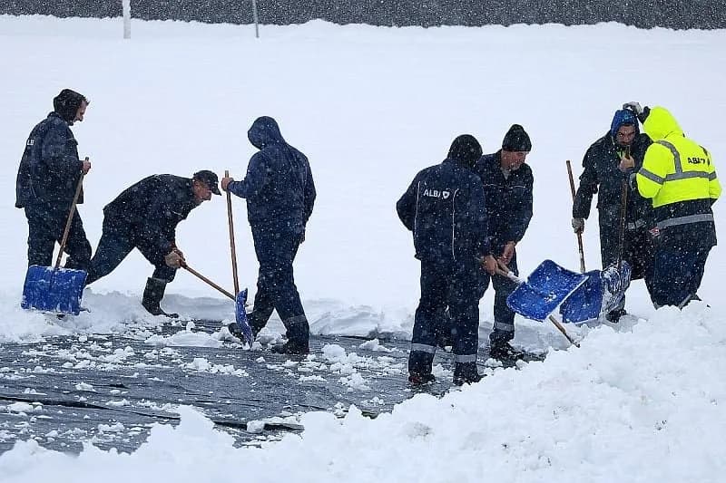 Ashpërsohet moti në Ballkan, Bosnja bllokohet nga bora