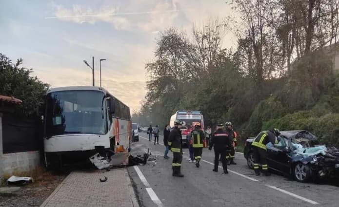 Autobusi përplaset me veturën në Torino të Italisë – vdes shoferi, lëndohen 20 nxënës