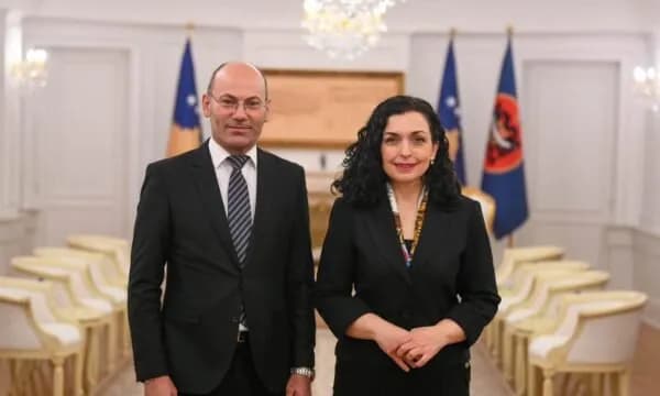 E kritikoi publikisht Kurtin, Osmanit i shkon kërkesa për shkarkimin e Vehbi Miftarit – shef i misionit të posaçëm në Vatikan