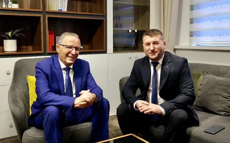 Gëzim Qerimi i bashkohet PDK-së, Hamza: Ai ka mbi 17 vjet përvojë në mësimdhënie universitare