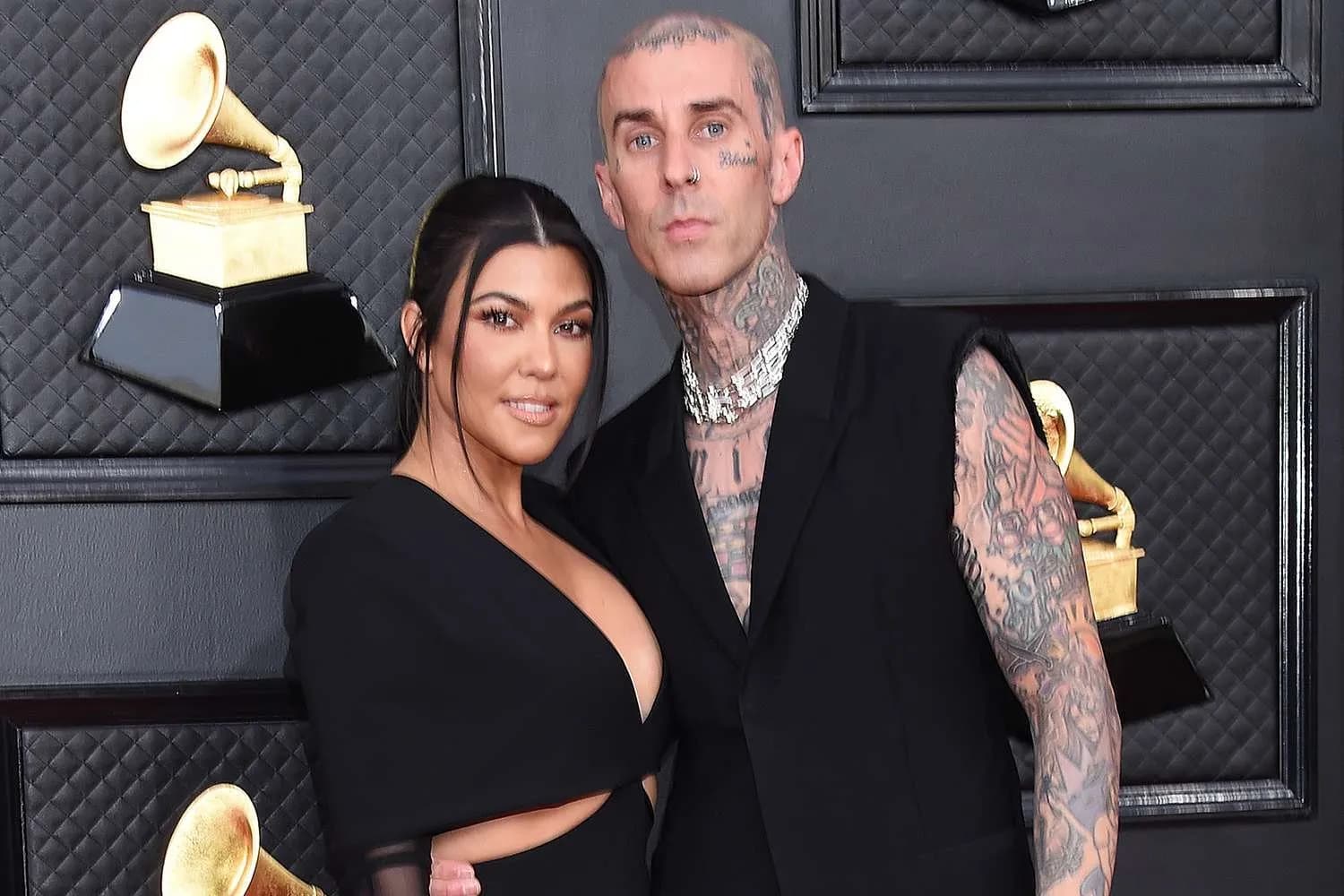 Gjysmë shekulli jetë, Kourtney organizon festë madhështore për partnerin