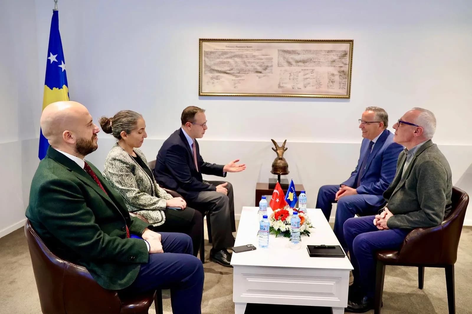 Hamza takon ambasadorin e Turqisë: Do angazhohemi për raporte të qëndrueshme