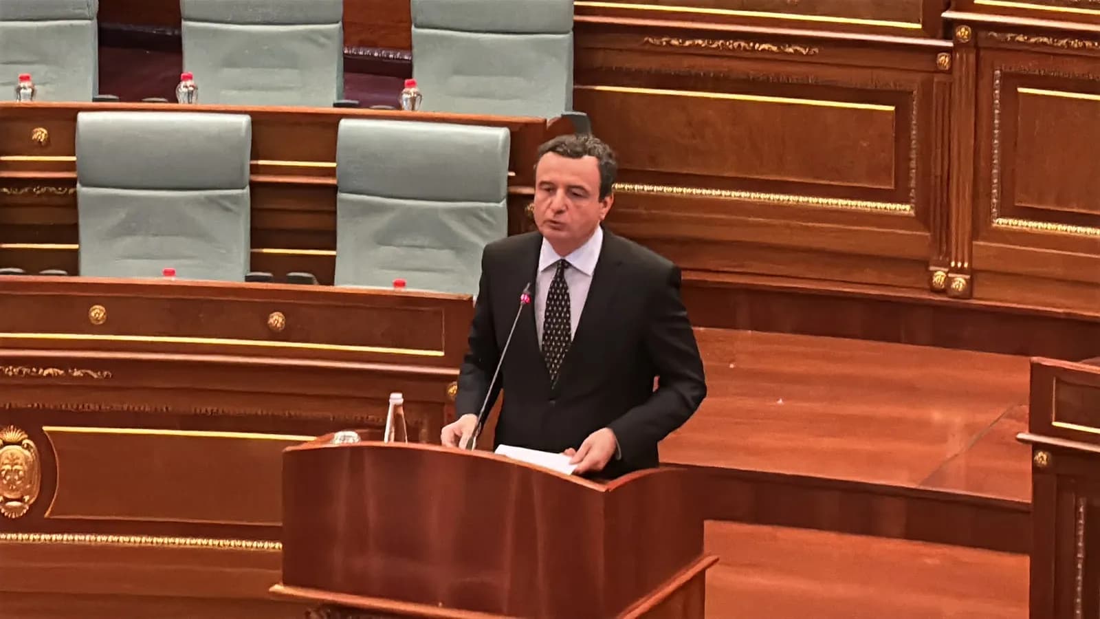 Kurti bën thirrje për miratim të projektligjeve: Çdo vonesë rrezikon përfitimin dhe zbatimin e fondeve