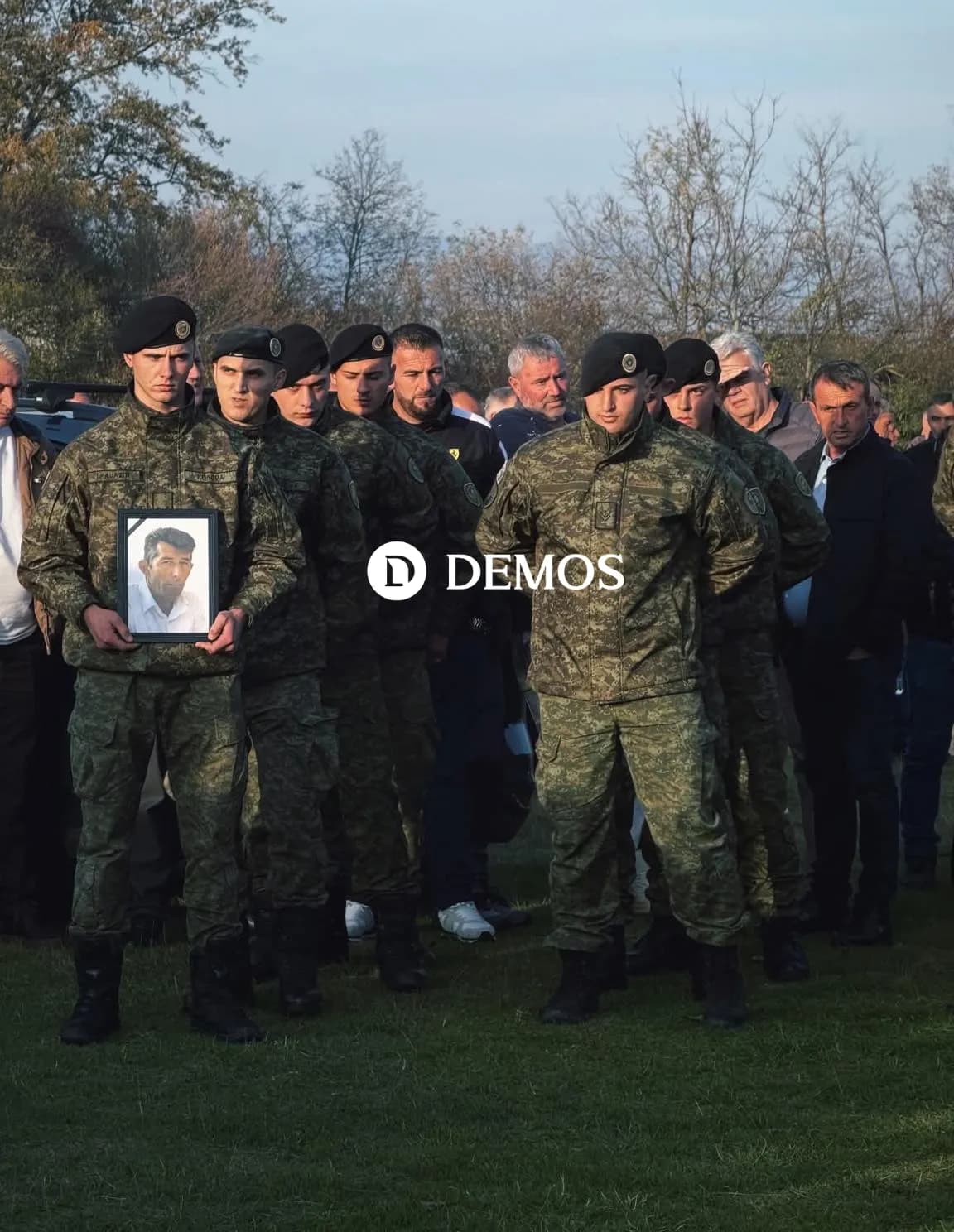 Me nderime të larta ushtarake varroset Qazim Metë Lekaj në Lumbardh të Deçanit