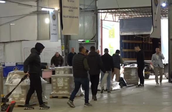 Nesër balotazhi, sot nis shpërndarja e materialit zgjedhor