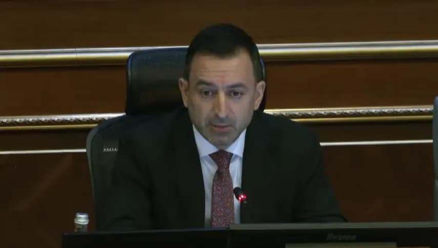 Nis seanca: LDK, PDK, AAK e NISMA e bojkotojnë – të pranishëm në sallë vetëm LVV e deputetë të pakicave