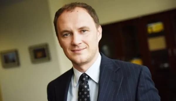 Petrit Selimi dyshon që “dy javë bllokadë” janë bërë për dosta me ia mundësu Kurtit zgjedhjet në fundvit