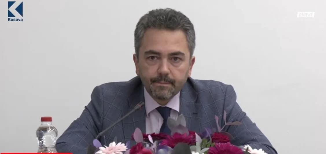 Radoniqi: Personat që nuk dinë shkrim e lexim, asistohen vetëm deri në kabinën e votimit