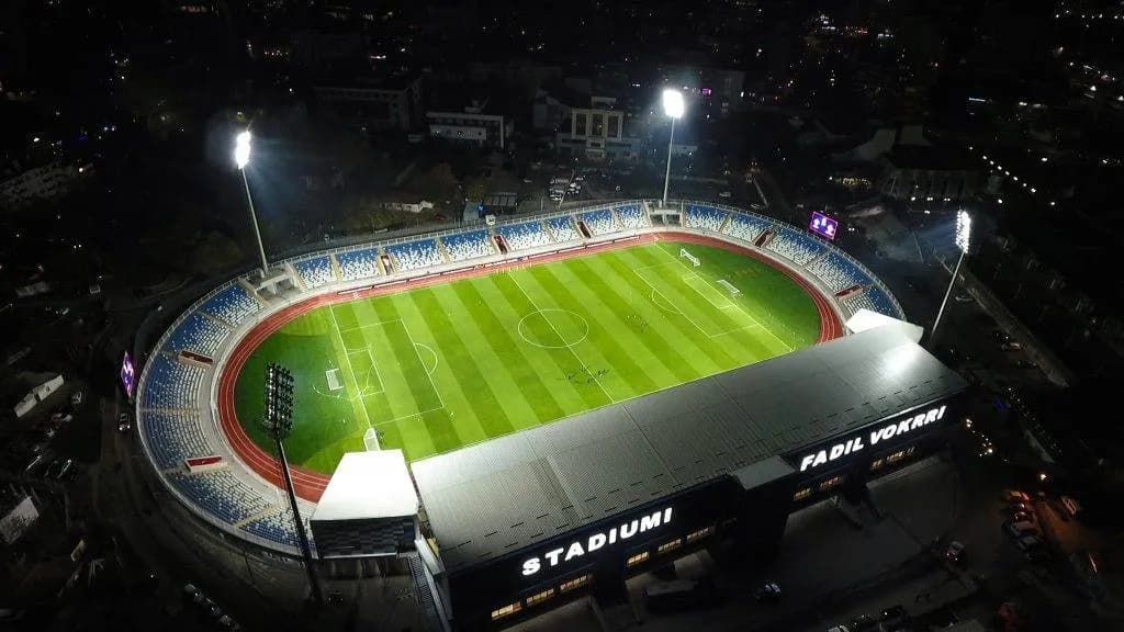 Shi i madh? Kështu duket fusha në “Fadil Vokrri” para ndeshjes së sontme Kosovë – Zvicër