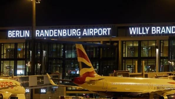 Shihen dronë të paidentifikuar, pezullohen përkohësisht fluturimet në Aeroportin e Berlinit
