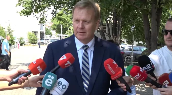Sorensenit pritet t’i zgjatet mandati edhe për dy vjet si ndërmjetës në dialog Kosovë–Serbi