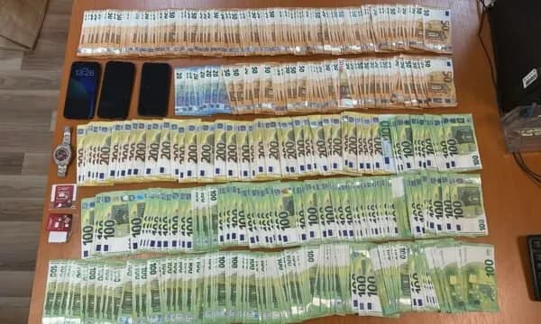 Arrestimi i shtetasit të Suedisë, Policia: Dyshohet se si drejtues i grupit kriminal në bashkëkryerje ka blerë armë dhe municione që t’i shesë