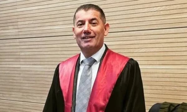 Avokati Smakiqi: Vakat duhet të ankohet në Supreme për moscertifikimin e Ena Krasniqit