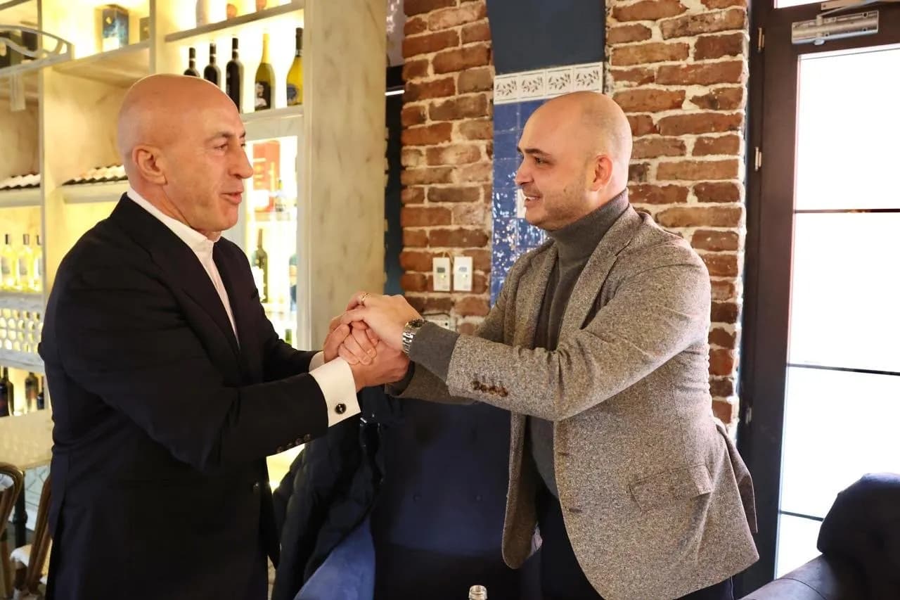 Biznesmeni i njohur mbështetë publikisht Ramush Haradinajn: E përkrahë si zgjedhje strategjike për sigurinë afatgjatë të Kosovës