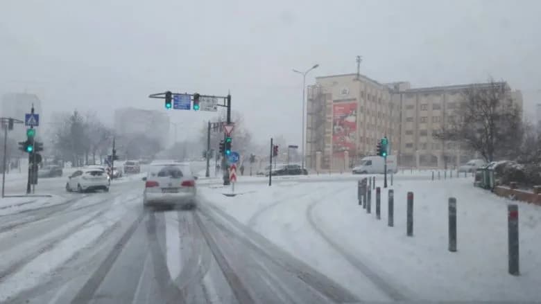 Borë e acar në ndërrimin e motmoteve, paralajmërohen temperatura deri në -20 gradë
