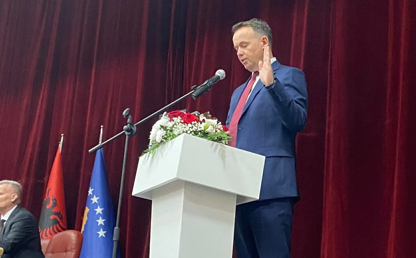 Faton Peci betohet si kryetar i Mitrovicës së Jugut