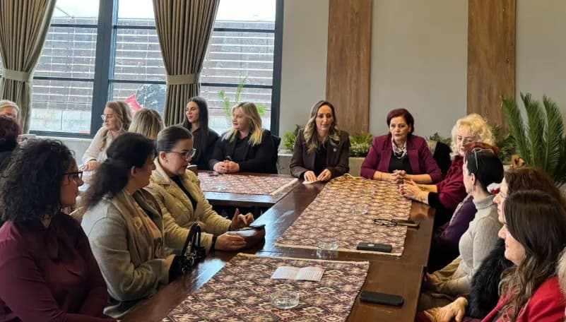 Gratë rreshtohen krah Albana Bytyqit drejt fitores: Pa ndihmën e grave në politikë, nuk mund të ketë vendimmarrje të drejtë