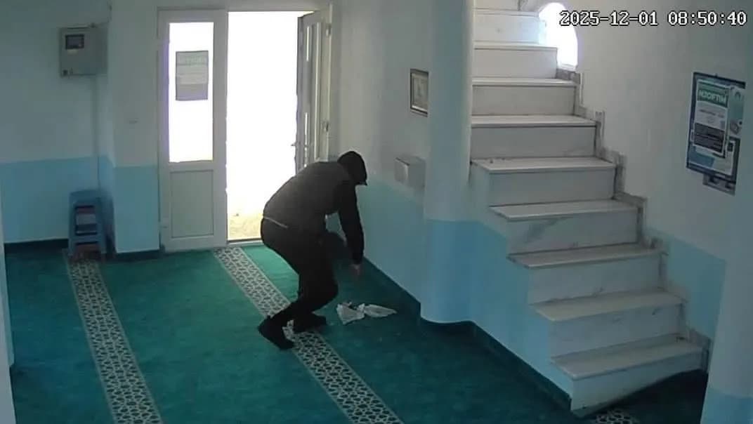 Hajni vjedh arkën e xhamisë në Dobroshec të Drenasit, pamje nga vendi i ngjarjes