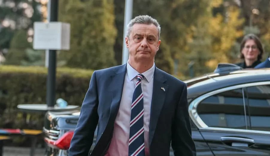 Hargreaves i shqetësuar me mos-certifikimin e Listës Serbe: Shkatërron reputacionin e fituar të Kosovës…