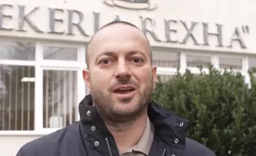 Hoxha i AAK-së fton qytetarët: Sonte takim në Gjakovë – planet do t’i bëjmë realitet në Kuvend