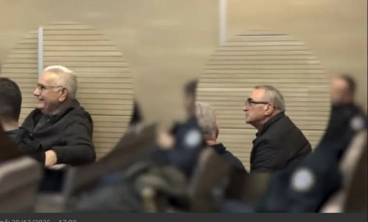 Ish-polici serb i akuzuar për krime lufte provokon shqiptarin që dëshmoi si ia vranë familjen: Bëni t’fala te shpia